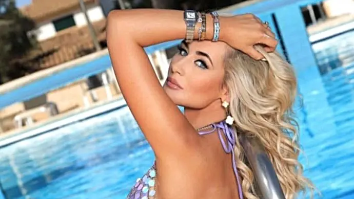 Η Stephanie Heaney λέει ότι το να είσαι WAG δεν είναι τόσο εύκολο όσο φαίνεται! Stephanie